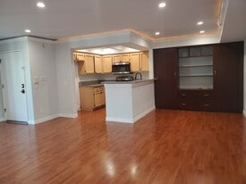 10119 Pinewood Ave, Unit Condo for Rent in Tujunga, CA - Building Photo