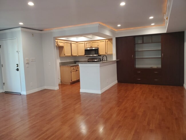 property at 10119 Pinewood Ave