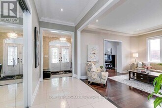 1276 Kestell Blvd. in Oakville, ON - Building Photo - Building Photo