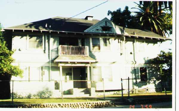 481 Lincoln Ave in Pasadena, CA - Building Photo