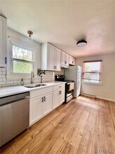 142 Ellen Dr in Cheektowaga, NY - Building Photo - Building Photo
