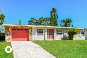 1660 Thoreau St in Titusville, FL - Building Photo - Building Photo