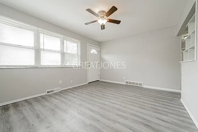 1137 Maple Ave in St. Louis, MO - Building Photo - Building Photo