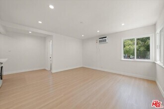 701 Oxford Ave in Los Angeles, CA - Building Photo - Building Photo