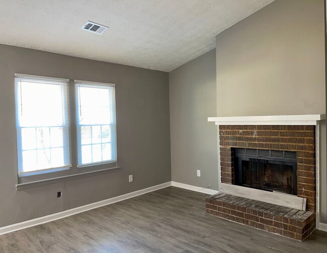 378-380 Riverbrook Ct in Riverdale, GA - Building Photo - Building Photo