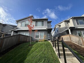 11449 SE Pleasant Vly Pkwy in Happy Valley, OR - Building Photo - Building Photo