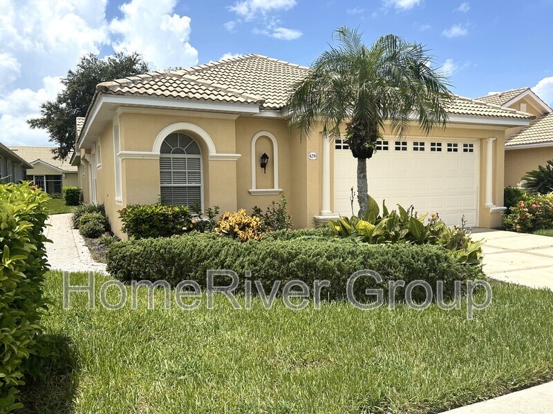 4290 Reflections Pkwy in Sarasota, FL - Building Photo