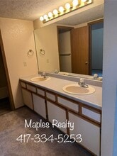 8 Hunters Cove in Branson, MO - Building Photo - Building Photo