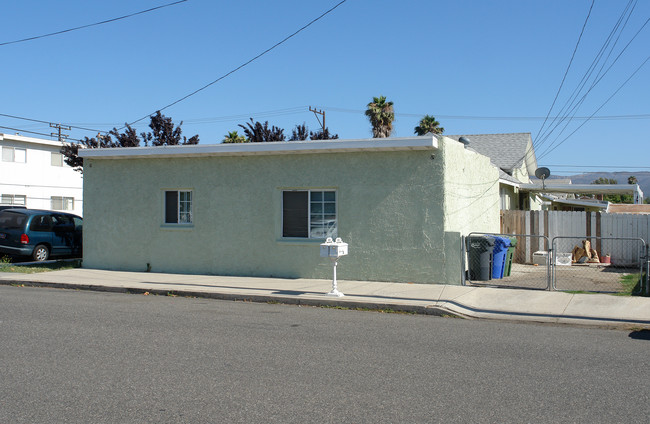 888 Ashland Ave in Simi Valley, CA - Building Photo - Building Photo