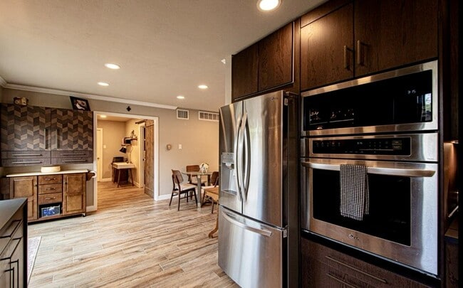 600 Liddon Ave in Midland, TX - Foto de edificio - Building Photo