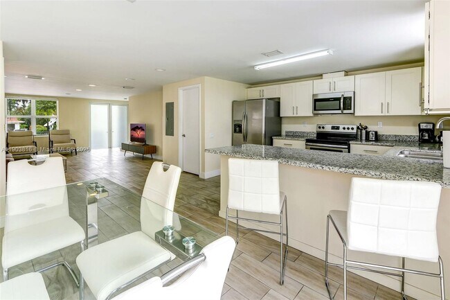 1620 NE 110th St in Miami, FL - Building Photo - Building Photo