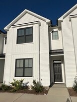 8288 Paramount Point in Winnabow, NC - Building Photo