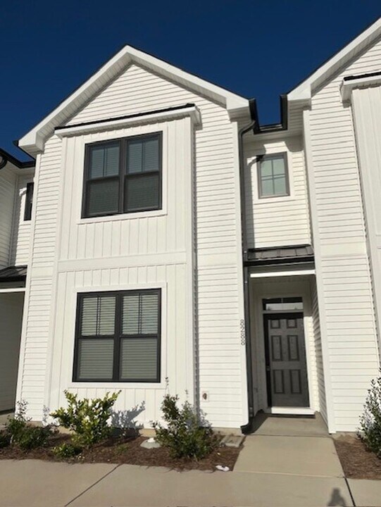 8288 Paramount Point in Winnabow, NC - Building Photo