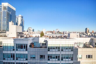187 Kent Ave in Brooklyn, NY - Building Photo - Building Photo