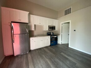 907 Magnusson Ave in Palacios, TX - Building Photo - Building Photo