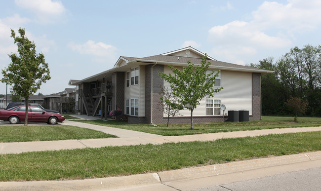 Ottawa Plains Apartments in Ottawa, KS - Building Photo - Building Photo