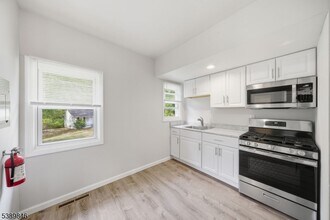 11 Calais Rd in Randolph, NJ - Building Photo - Building Photo