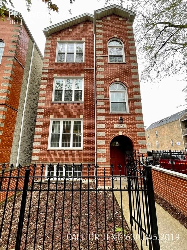 property at 1423 W Cortez St