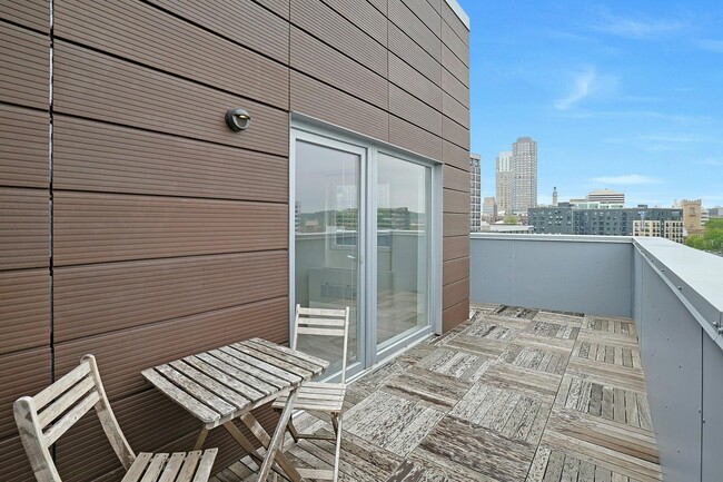 1 Dekalb Ave in White Plains, NY - Building Photo - Building Photo