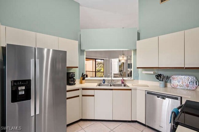 592 Beachwalk Cir