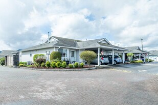 Cottonwood Retirement Village in Chilliwack, BC - Building Photo