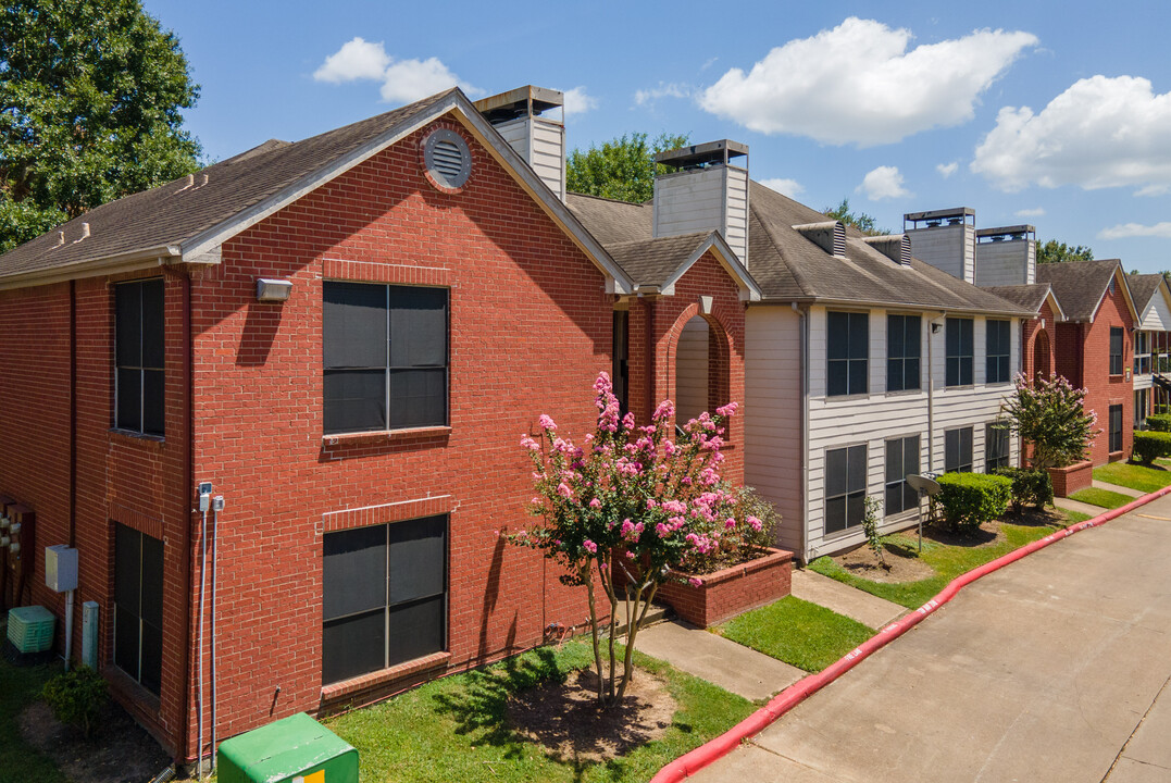 Brittany Square in Rosenberg, TX - Building Photo