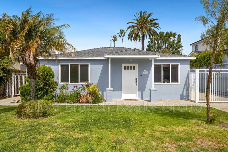 12827 Rubens Ave in Los Angeles, CA - Foto de edificio