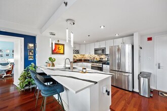 700 1st St in Hoboken, NJ - Foto de edificio - Building Photo
