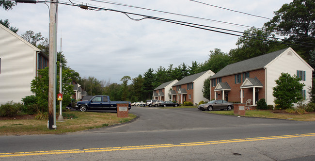 7-21 Eugene Way in Weymouth, MA - Foto de edificio - Building Photo