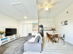 15477 SW 23rd Ln in Miami, FL - Building Photo - Building Photo