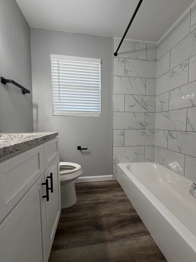 12 Pershing Dr in Denison, TX - Building Photo - Building Photo