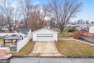 8519 Locust Grove Dr in Laurel, MD - Building Photo