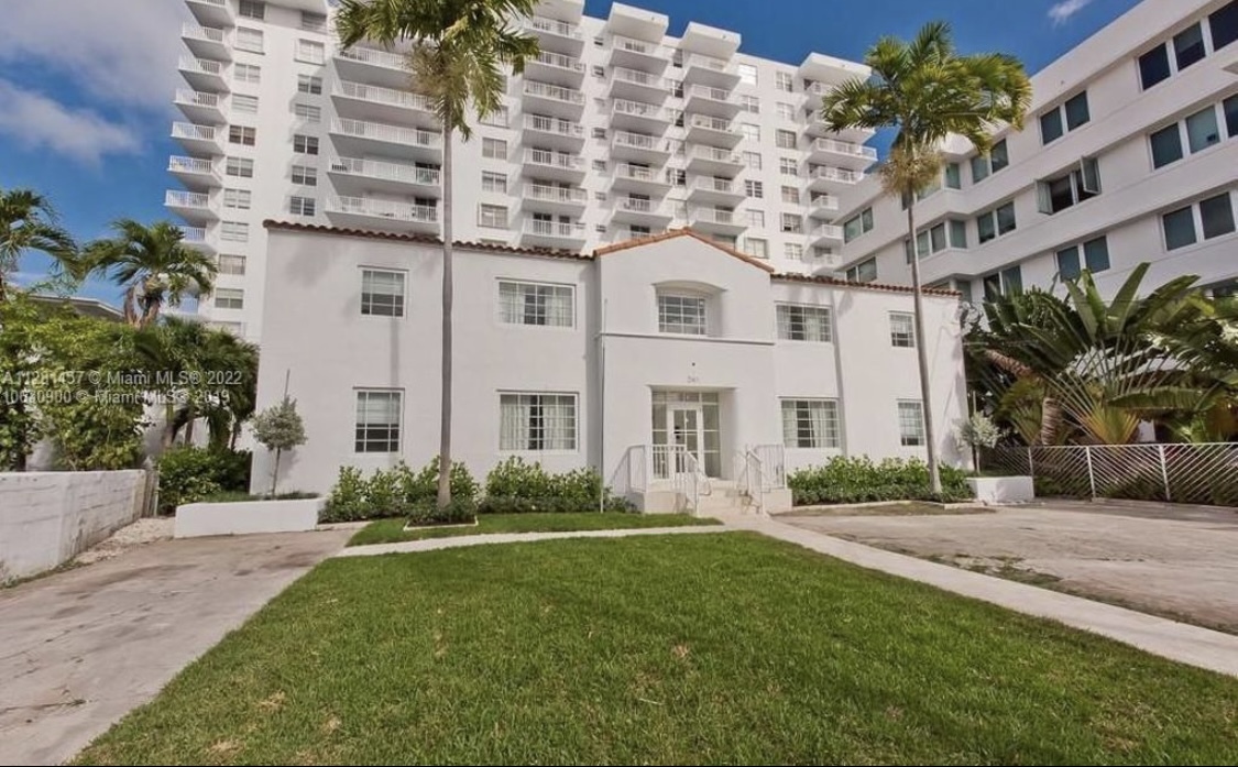 241 28th St, Unit 4 in Miami Beach, FL - Foto de edificio