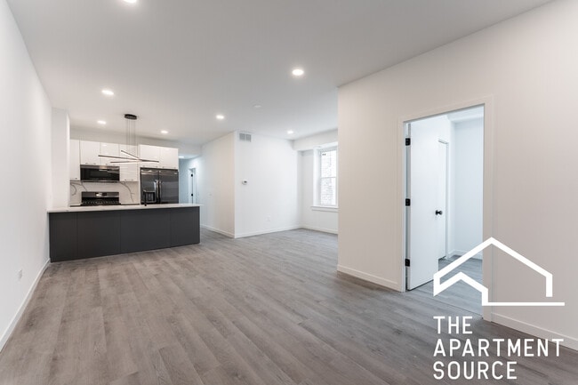 2525 W Division St, Unit 2F