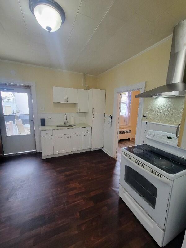 333 Kirkland Pl in Perth Amboy, NJ - Building Photo - Building Photo