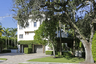 976 6th St S in Naples, FL - Foto de edificio - Building Photo