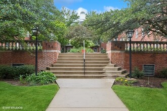 338 Ridge Ave, Unit 3 in Evanston, IL - Foto de edificio - Building Photo