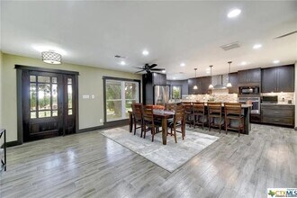 112 W Mimosa Cir in San Marcos, TX - Building Photo - Building Photo