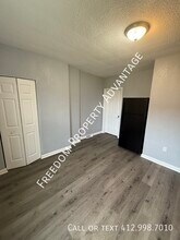 7818 Formosa Way in Pittsburgh, PA - Building Photo - Building Photo