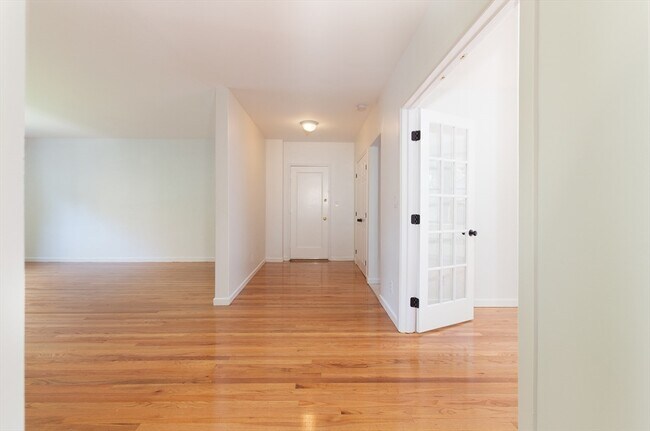 45 Harvard Ave, Unit 3 in Brookline, MA - Building Photo - Building Photo