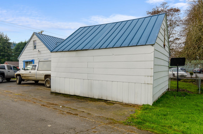 Totem Lane Homes in Longview, WA - Building Photo - Building Photo