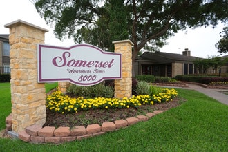 Somerset in Houston, TX - Foto de edificio - Building Photo