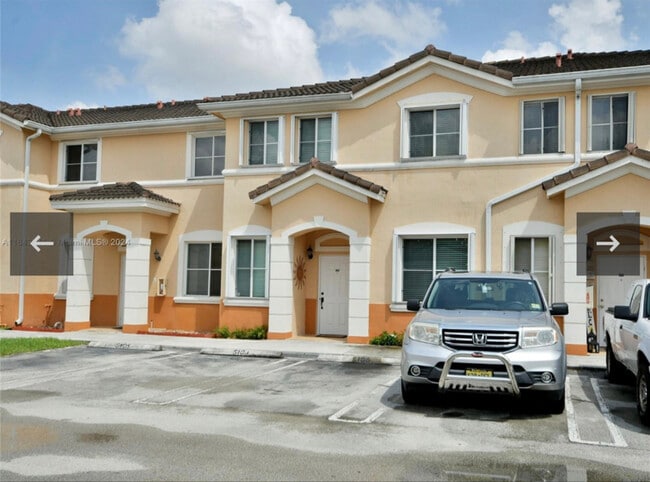 7369 NW 174th Terrace in Hialeah, FL - Building Photo - Building Photo