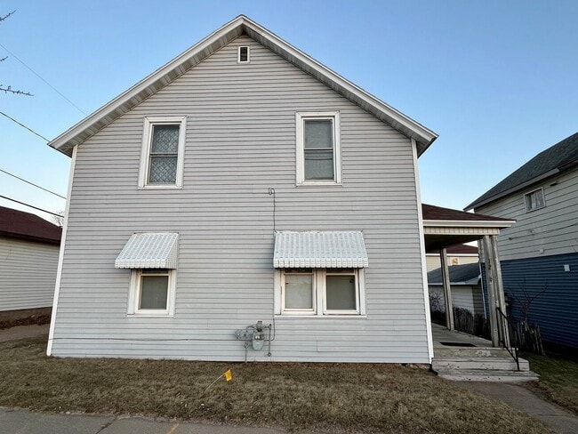 1209 Cleveland Ave in Wausau, WI - Building Photo - Building Photo