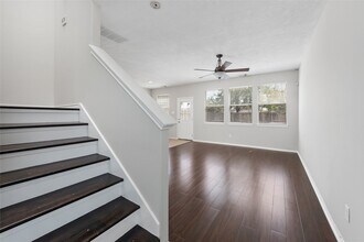 14425 Rosehedge Ct in Houston, TX - Building Photo - Building Photo