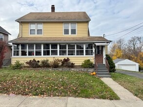 162 High St in Naugatuck, CT - Building Photo - Building Photo