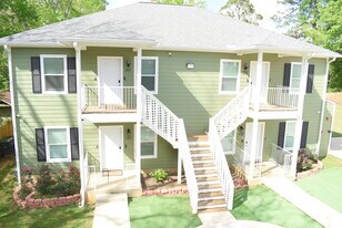 1911 Banita St in Nacogdoches, TX - Building Photo