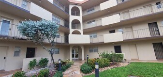 6361 N Falls Cir Dr in Lauderhill, FL - Building Photo