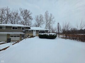 10166 Southeastern Ave in Indianapolis, IN - Building Photo