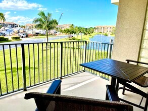 901 Seafarer Cir in Jupiter, FL - Building Photo - Building Photo